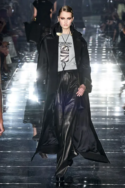Look 23